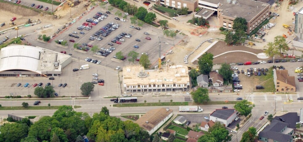 More Photos Of 1252 S Park St, Madison Apartments For Lease