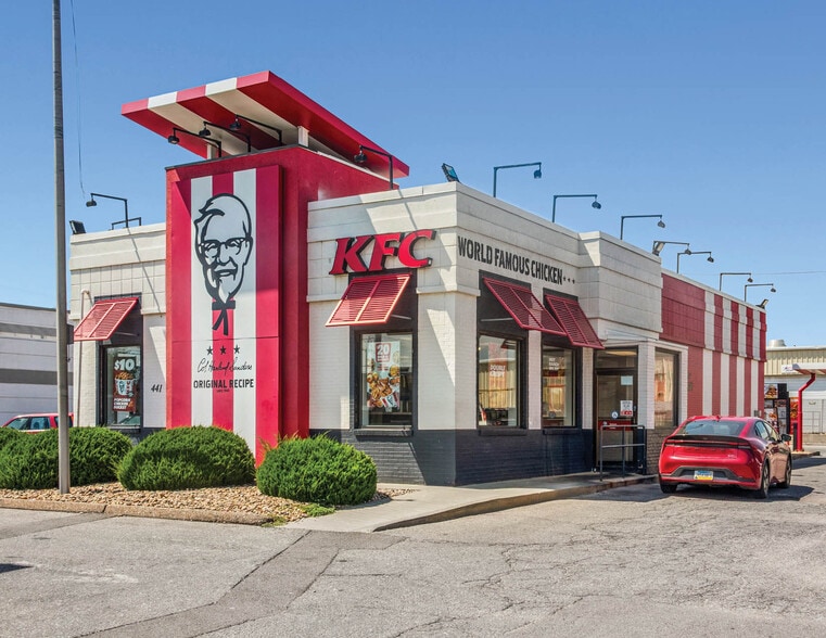 More Photos Of 441 S West St, Wichita Fast Food For Sale