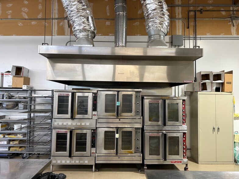 More Photos Of Commissary Kitchen, Eugene Industrial For Sale