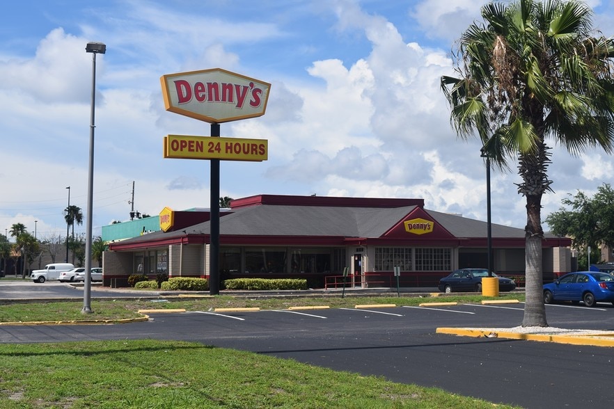 Primary Photo Of 940 Missouri Ave N, Largo Restaurant For Sale