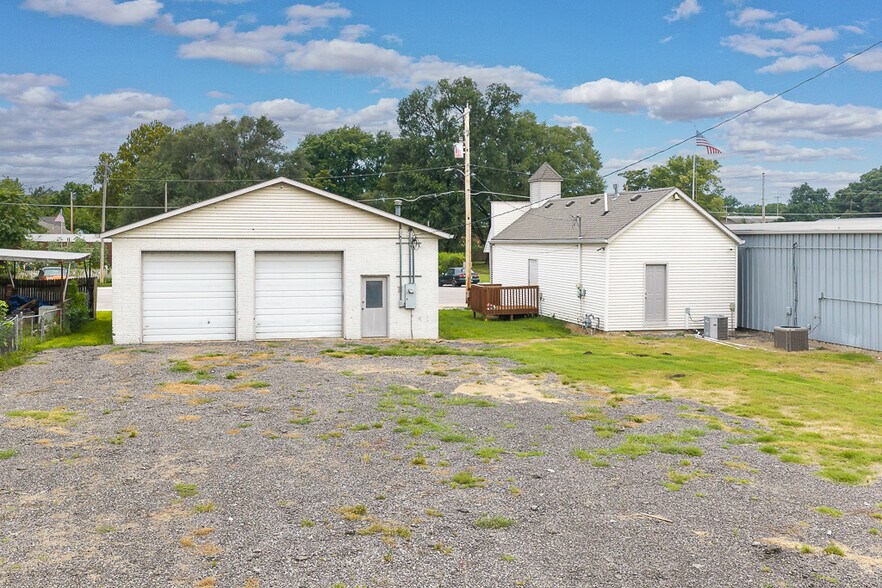 More Photos Of 306 Main St, Linwood Flex For Sale