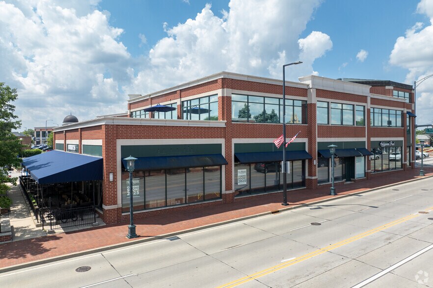 More Photos Of 775 Waukegan Rd, Deerfield Storefront For Lease