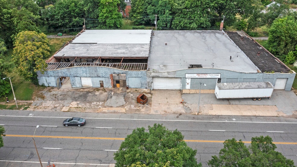More Photos Of 3960 Page Blvd, Saint Louis Warehouse For Sale