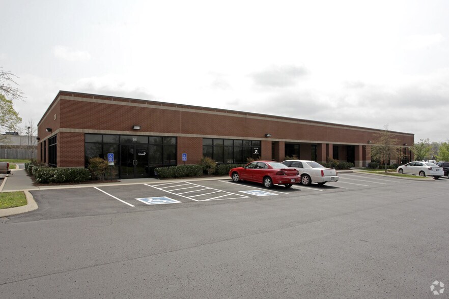 More Photos Of 213 W Maplewood Ln, Nashville Office Residential For Sale