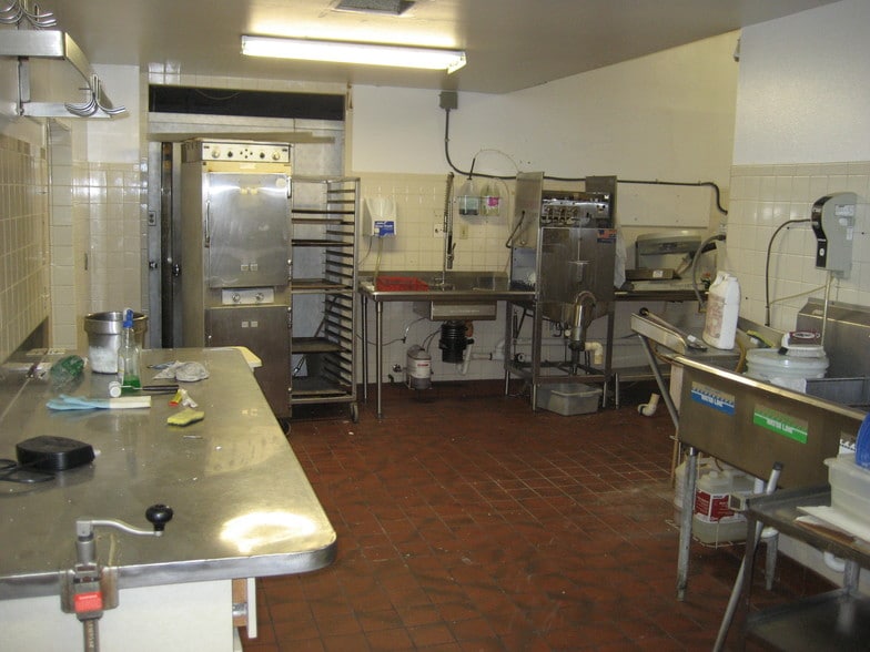 More Photos Of 50 Sun Air Blvd E, Haines City Restaurant For Lease