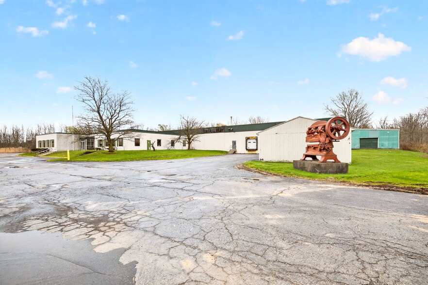 More Photos Of 100 Pixley Industrial Pky, Rochester Manufacturing For Sale