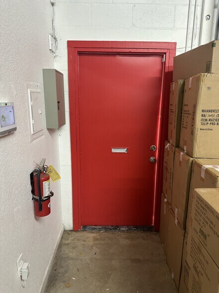 More Photos Of 18350 Paulson Dr, Port Charlotte Warehouse For Sale