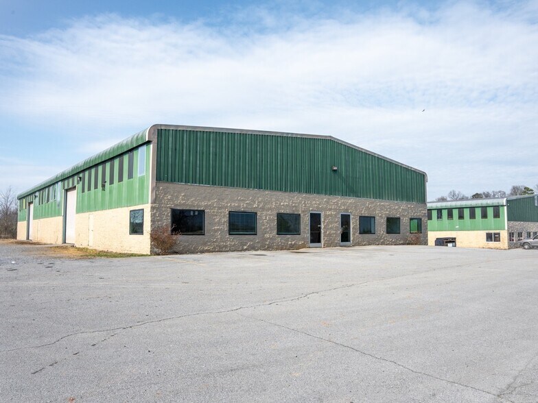 More Photos Of 3275 Newport Hwy, Sevierville Warehouse For Sale