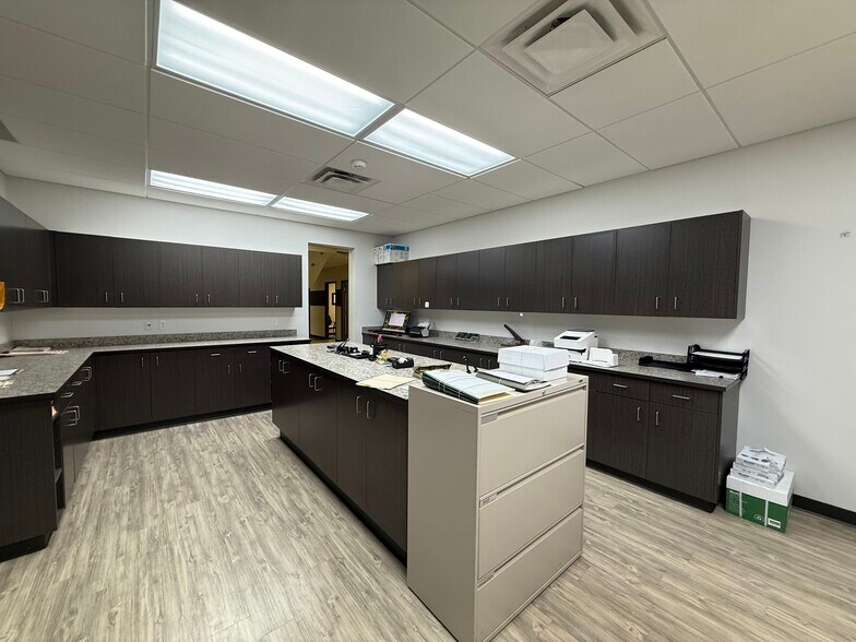 More Photos Of 518 Laura Av, Red Deer County Office For Sale