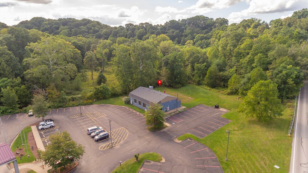 More Photos Of 715 Craigdell Rd, New Kensington Bar For Sale