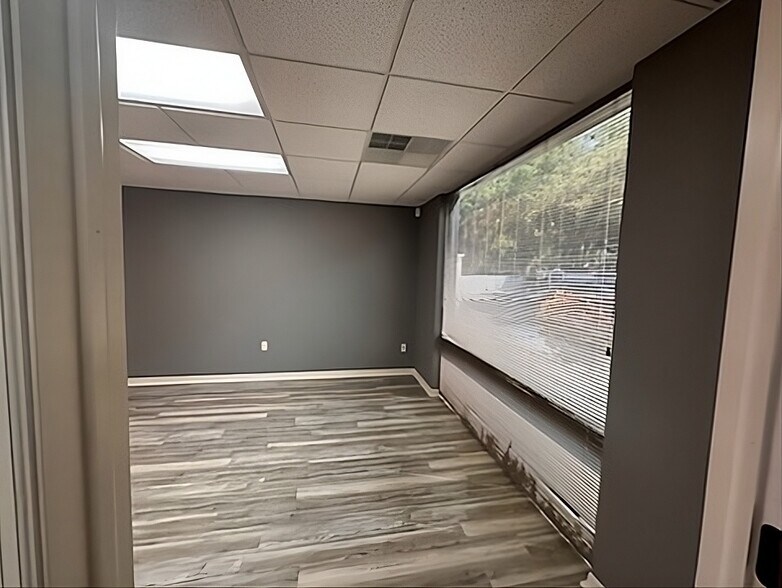 More Photos Of 14902 Winding Creek Ct, Tampa Medical For Lease
