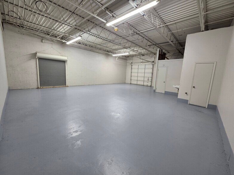 More Photos Of 9714-9748 E 55th Pl, Tulsa Light Manufacturing For Lease