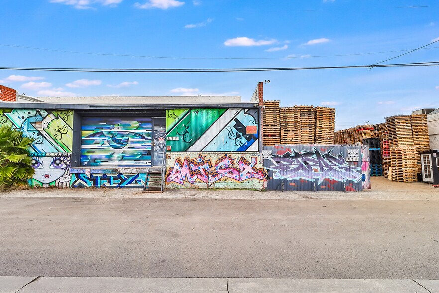More Photos Of 3113-3115 E 11th St, Los Angeles Manufacturing For Lease