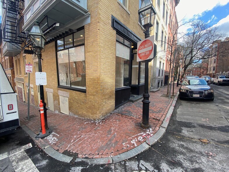 More Photos Of 31 Phillips St, Boston Apartments For Lease