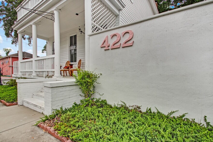 More Photos Of 422 W 43rd St, Savannah Storefront Retail Office For Sale