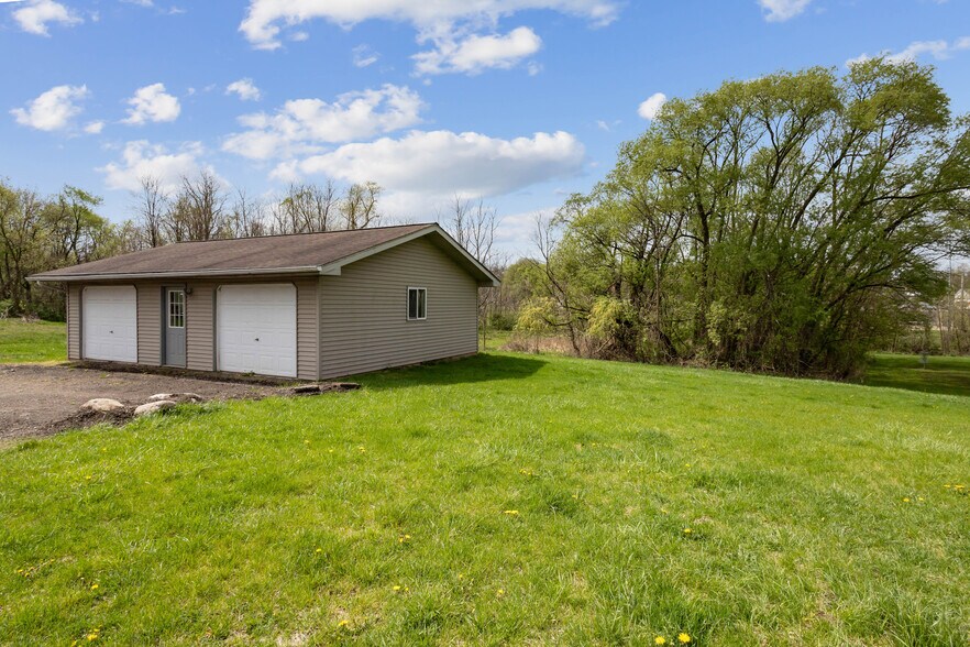 More Photos Of 186 1st St, Olivet Apartments For Sale