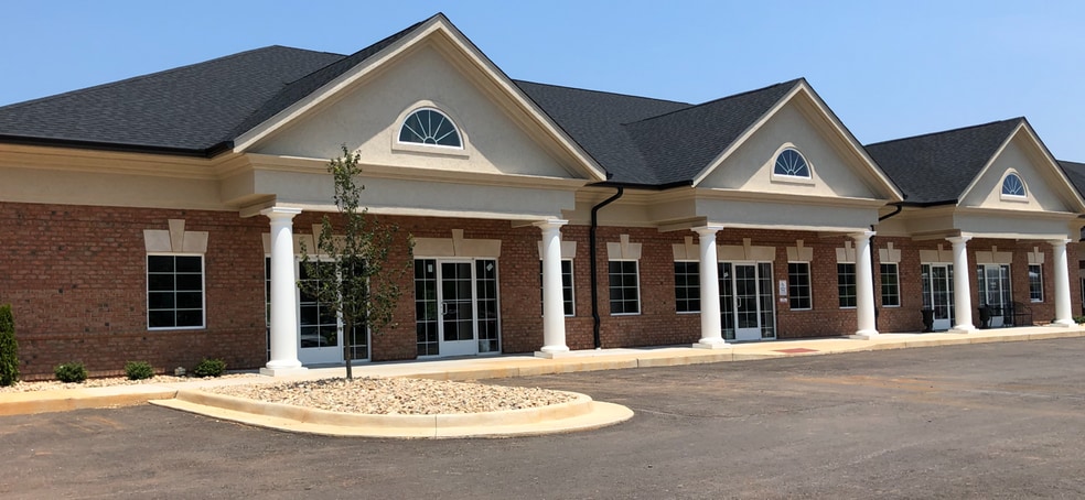 More Photos Of 1415 Crossings Center Dr, Forest Unknown For Lease