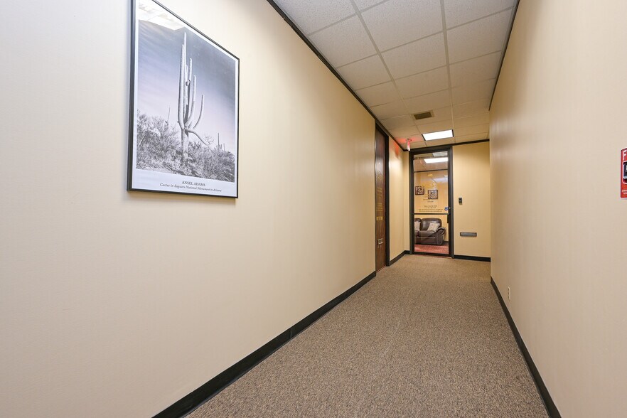More Photos Of 5625 Cypress Creek Pky, Houston Office For Sale