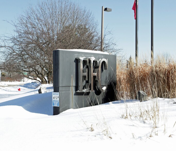 More Photos Of 462 Camden Dr, Bloomingdale Manufacturing For Sale