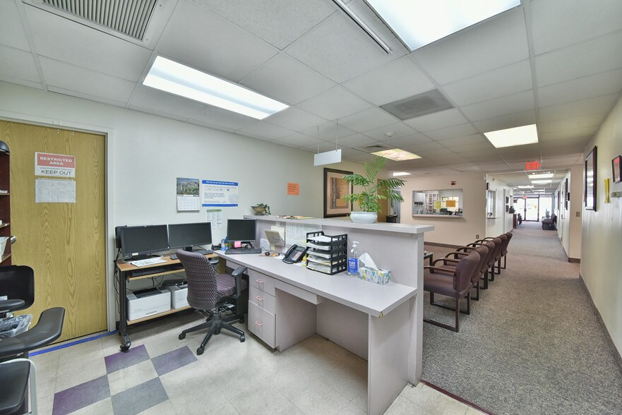 More Photos Of 1805 SE Lake Weir Ave, Ocala Medical For Sale