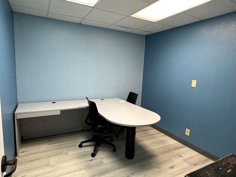 More Photos Of 1401 Applewood Dr, Dalton Medical For Lease