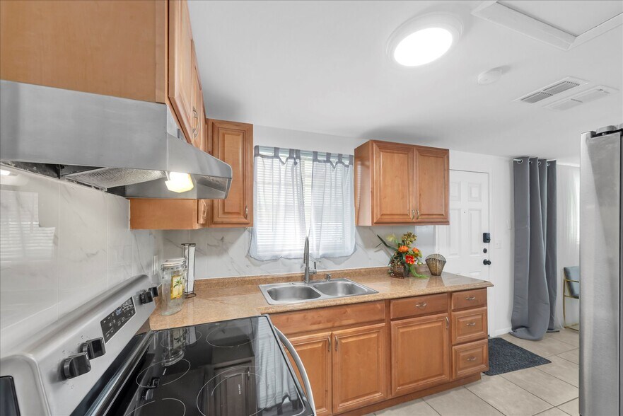 More Photos Of 3394 74th Ave N, Saint Petersburg Apartments For Sale