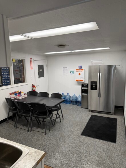 More Photos Of 7311 W Central Ave, Toledo Light Manufacturing For Lease