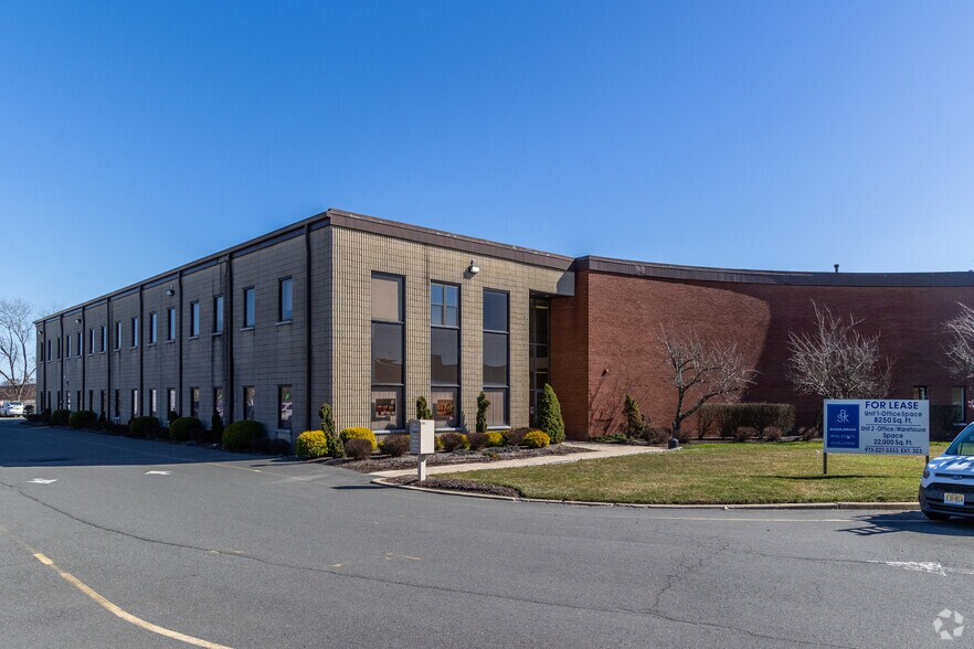 More Photos Of 300 McGaw Dr, Edison Warehouse For Sale