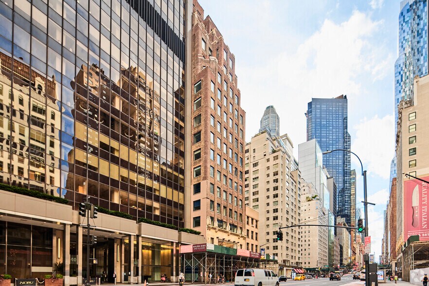 More Photos Of 50 W 57th St, New York Office For Lease