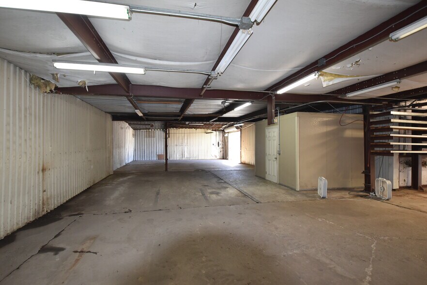 More Photos Of 2201 Chamberlain St, Houston Industrial For Sale