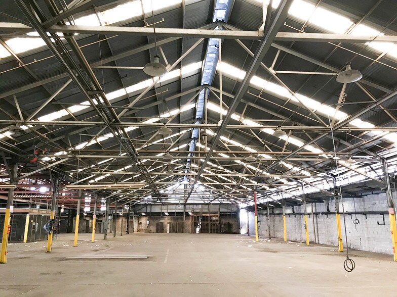 More Photos Of 938 Kohou St, Honolulu Warehouse For Lease