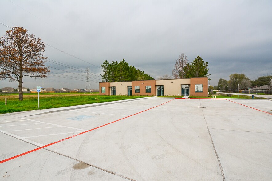 More Photos Of 3107 Elrod Rd, Katy Unknown For Lease