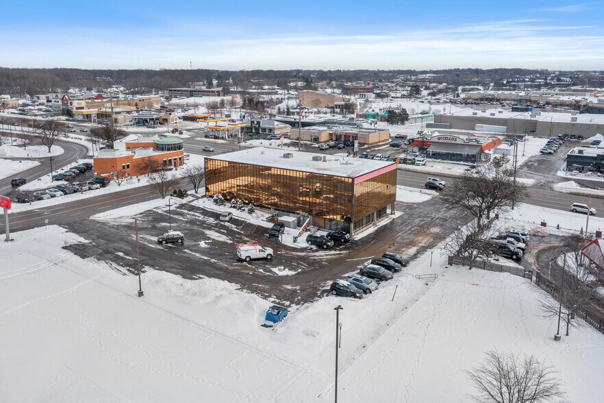 More Photos Of 2627 E Beltline Ave SE, Grand Rapids Medical For Lease