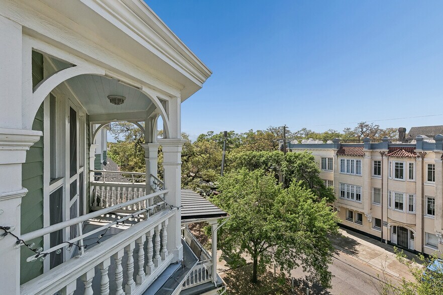 More Photos Of 2727 Saint Charles Ave, New Orleans General Retail For Sale