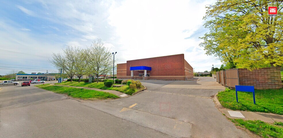 More Photos Of 1605 Midland Trl, Shelbyville Freestanding For Lease