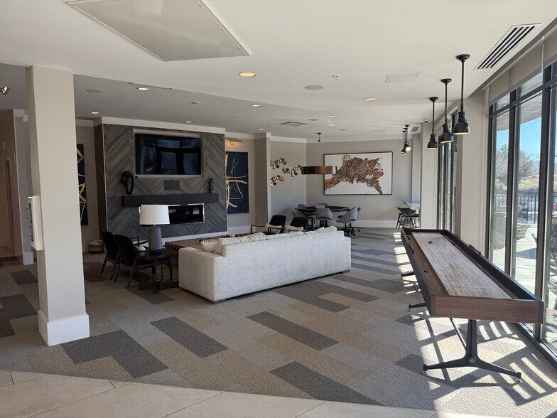 More Photos Of 168 E Midvillage Rd, Sandy Apartments For Lease