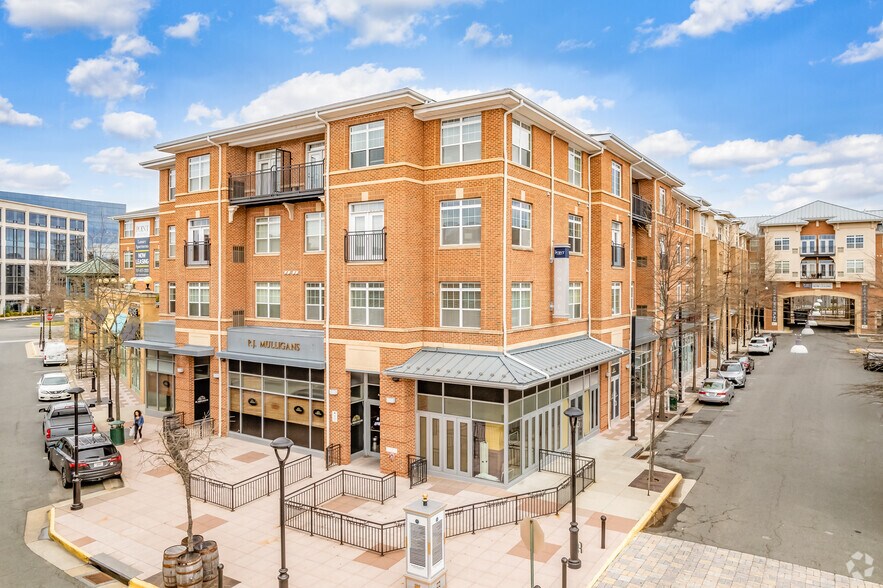 More Photos Of 12950-12976 Highland Crossing Dr, Herndon Unknown For Lease