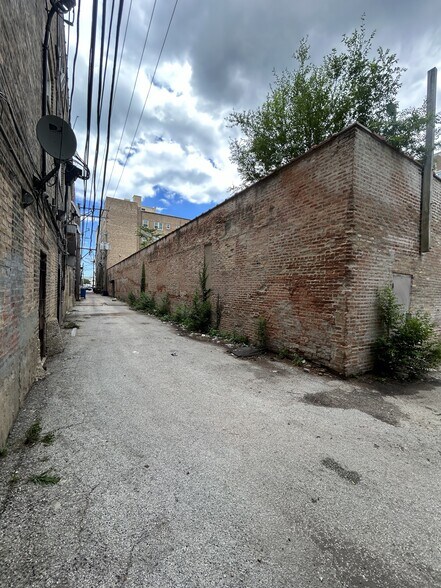 More Photos Of 1948 E 71st Pl, Chicago Manufacturing For Sale