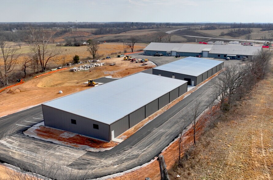 More Photos Of 1894 E 1st Ave, Bentonville Industrial For Lease