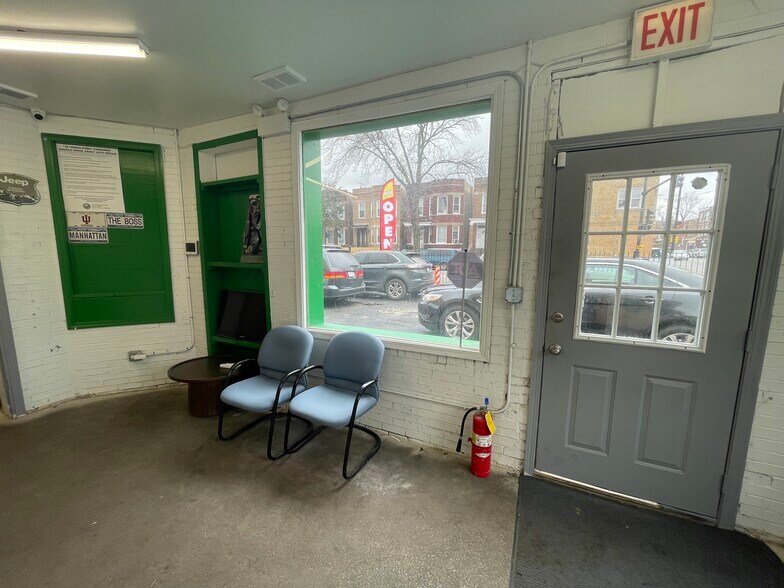 More Photos Of 3800 W Division St, Chicago Auto Salvage Facility For Lease