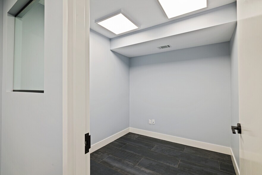 More Photos Of 1 N Madison Ave, Spring Valley Office For Lease