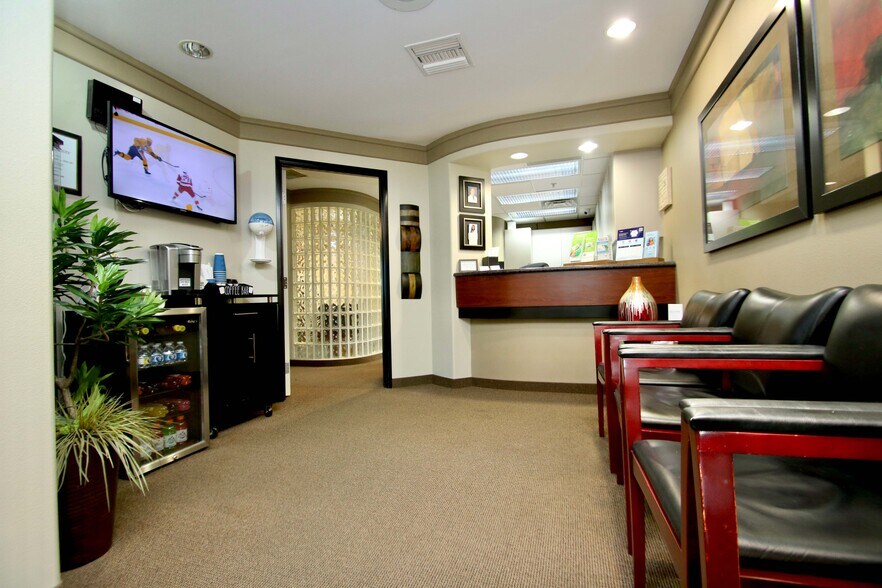 More Photos Of 73993 Highway 111, Palm Desert Medical For Sale