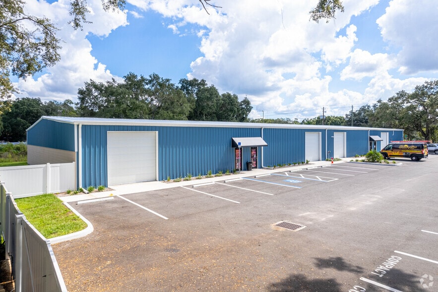 More Photos Of 7304 Causeway, Tampa Light Distribution For Lease