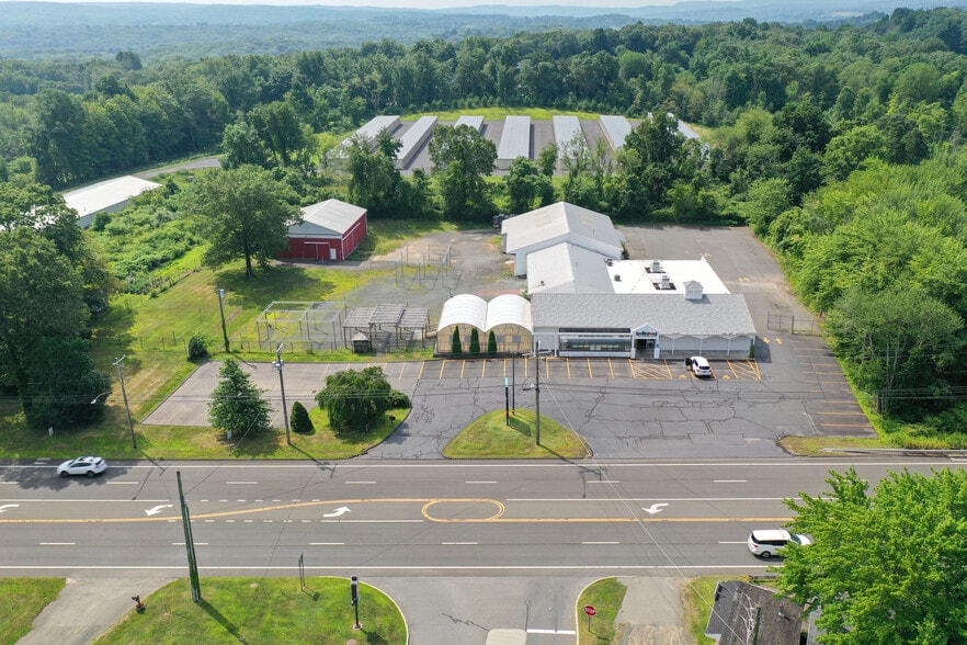 Primary Photo Of 147 Meriden Rd, Middlefield Garden Center For Sale