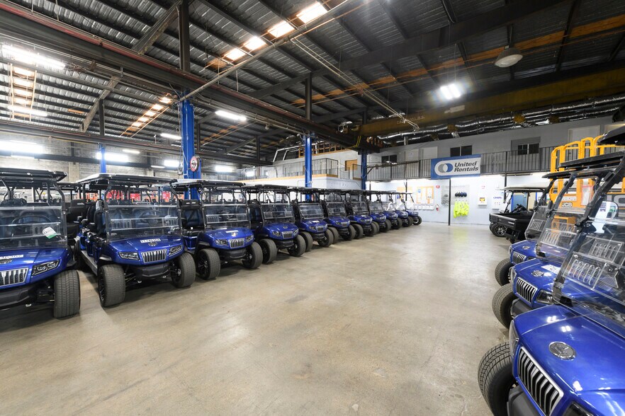 More Photos Of 10232-10234 Glenoaks Blvd, Pacoima Warehouse For Sale