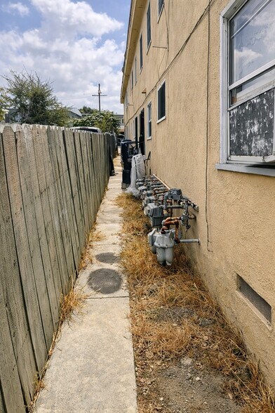 More Photos Of 2910 S Curson Ave, Los Angeles Apartments For Sale