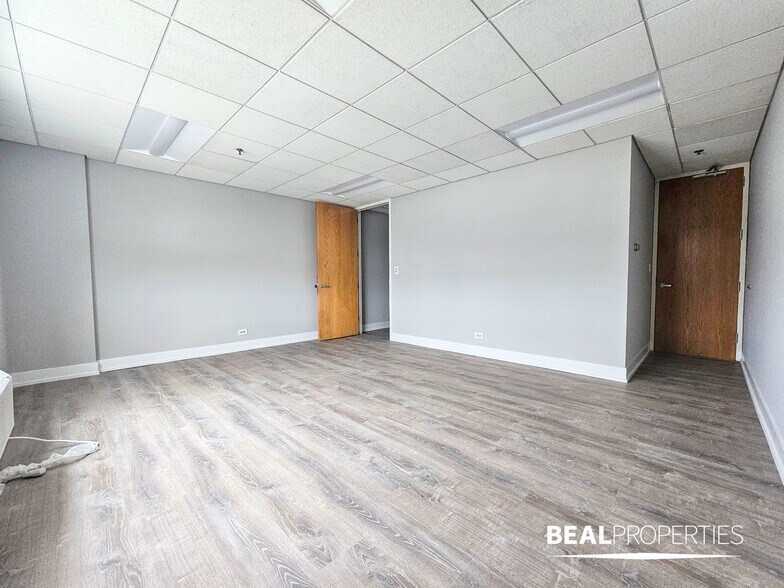 More Photos Of 300-310 Happ Rd, Northfield Unknown For Lease