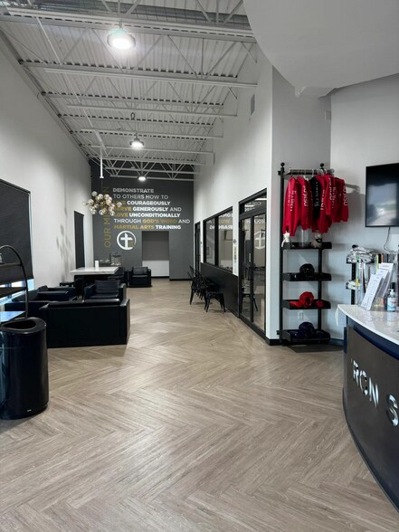 More Photos Of 2217 NW 178th St, Edmond General Retail For Sale