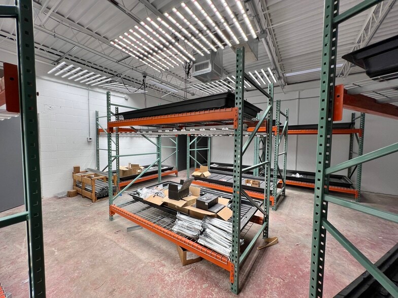 More Photos Of 1318 Linwood Blvd, Oklahoma City Industrial For Lease