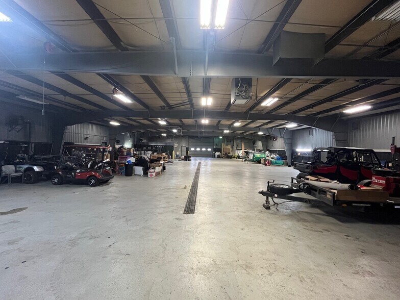 More Photos Of 3203 W Marie St, Pasco Auto Dealership For Lease